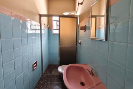 Casa à venda com 273m², 2 quartos e 3 vagas Casa à venda com 273m², 2 quartos e 3 vagasCasa 2 - Banheiro