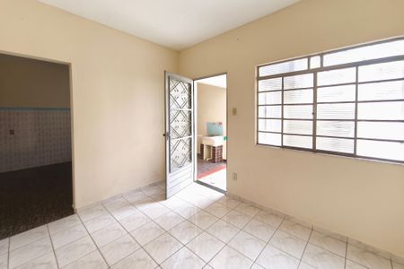 Casa à venda com 273m², 2 quartos e 3 vagas Casa à venda com 273m², 2 quartos e 3 vagasCasa 2 - Sala