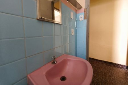 Casa à venda com 273m², 2 quartos e 3 vagas Casa à venda com 273m², 2 quartos e 3 vagasCasa 2 - Banheiro