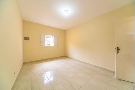 Casa para alugar com 97m², 2 quartos e 2 vagasQuarto 1