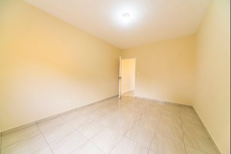 Casa para alugar com 97m², 2 quartos e 2 vagasQuarto 1