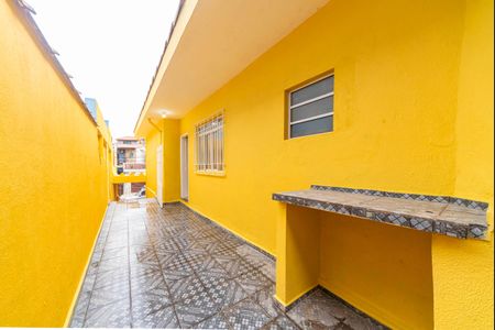 Casa para alugar com 97m², 2 quartos e 2 vagasCorredor e Quintal 