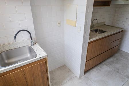 Apartamento para alugar com 72m², 3 quartos e 1 vagaÁrea de Serviço