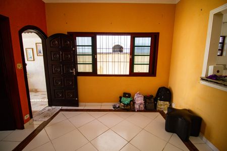 Casa para alugar com 100m², 2 quartos e 2 vagasSala