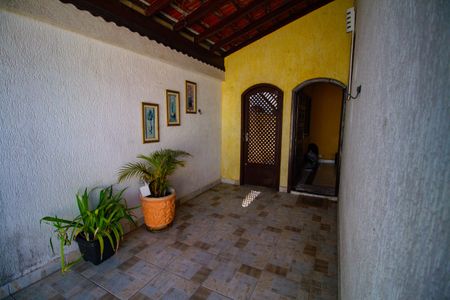 Casa para alugar com 100m², 2 quartos e 2 vagasHall de entrada 