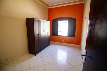 Casa para alugar com 100m², 2 quartos e 2 vagasQuarto