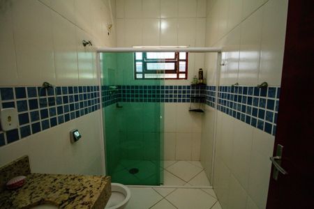 Casa para alugar com 100m², 2 quartos e 2 vagasBanheiro 