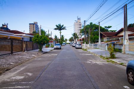 Casa para alugar com 100m², 2 quartos e 2 vagasVista da rua 