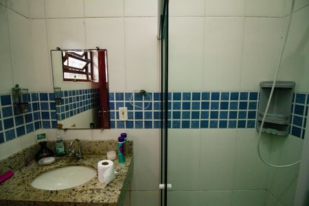 Casa para alugar com 100m², 2 quartos e 2 vagasBanheiro da suite 