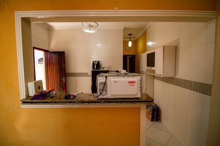 Casa para alugar com 100m², 2 quartos e 2 vagasCozinha 