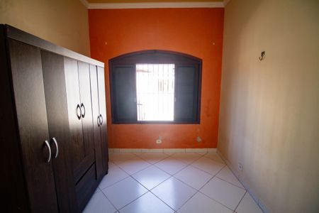 Casa para alugar com 100m², 2 quartos e 2 vagasQuarto