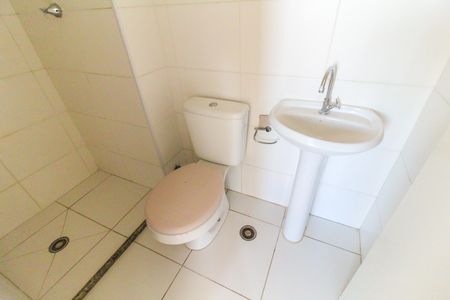 Apartamento à venda com 33m², 2 quartos e sem vaga Apartamento à venda com 33m², 2 quartos e sem vagaBanheiro
