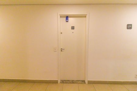 Apartamento à venda com 33m², 2 quartos e sem vaga Apartamento à venda com 33m², 2 quartos e sem vagaHall