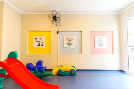 Apartamento à venda com 33m², 2 quartos e sem vaga Apartamento à venda com 33m², 2 quartos e sem vagaBrinquedoteca