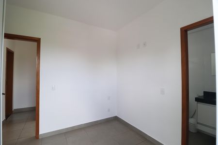 Suite de apartamento para alugar com 2 quartos, 55m² em Santa Mônica, Uberlândia