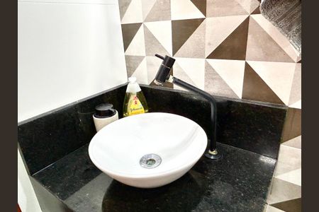 Casa à venda com 80m², 2 quartos e 1 vaga Casa à venda com 80m², 2 quartos e 1 vagaBanheiro da Suíte 2