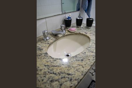 Apartamento à venda com 73m², 3 quartos e 2 vagasBanheiro