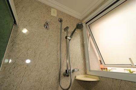 Apartamento para alugar com 65m², 2 quartos e 2 vagasBanheiro Social - Chuveiro