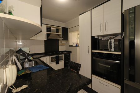 Apartamento para alugar com 65m², 2 quartos e 2 vagasCozinha