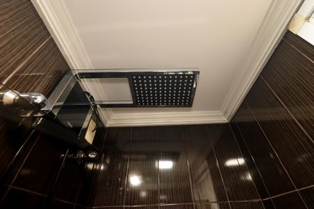 Apartamento para alugar com 65m², 2 quartos e 2 vagasBanheiro da Suíte - Chuveiro