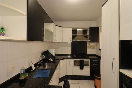 Apartamento para alugar com 65m², 2 quartos e 2 vagasCozinha