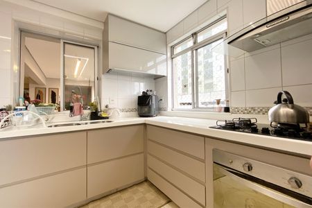 Apartamento à venda com 143m², 4 quartos e 3 vagasCozinha