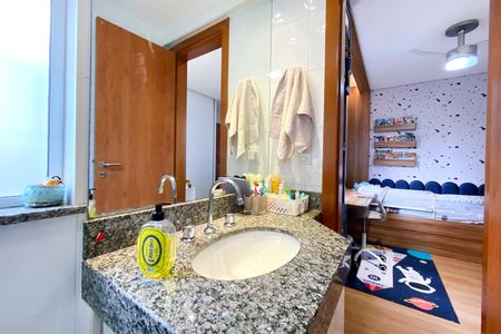 Apartamento à venda com 143m², 4 quartos e 3 vagasSuite 2