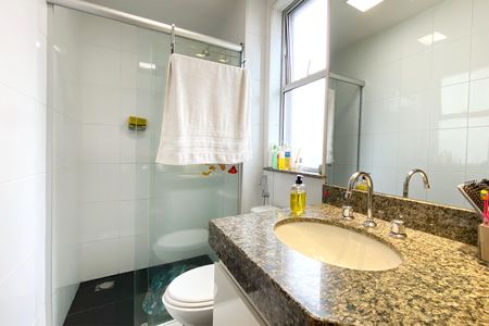 Apartamento à venda com 143m², 4 quartos e 3 vagasBanheiro da Suíte 2