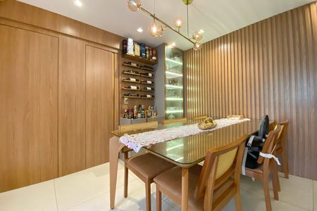 Apartamento à venda com 143m², 4 quartos e 3 vagasJantar