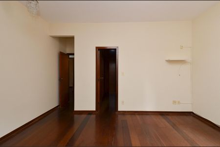 Apartamento à venda com 172m², 4 quartos e 2 vagas Apartamento à venda com 172m², 4 quartos e 2 vagasSuíte