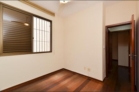 Apartamento à venda com 172m², 4 quartos e 2 vagas Apartamento à venda com 172m², 4 quartos e 2 vagasQuarto 1