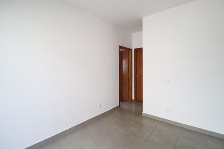 Sala de apartamento para alugar com 2 quartos, 55m² em Santa Mônica, Uberlândia