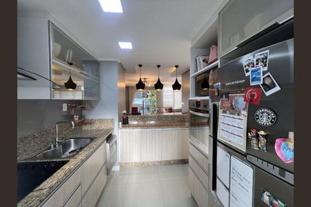 Cozinha de casa de condomínio à venda com 3 quartos, 170m² em Marechal Rondon, Canoas