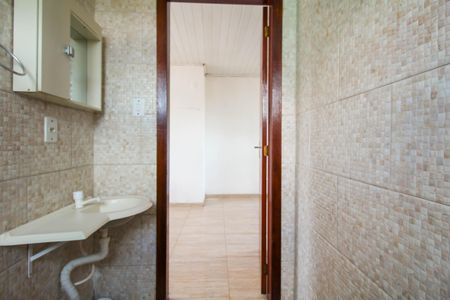 Casa para alugar com 50m², 2 quartos e 1 vaga Casa para alugar com 50m², 2 quartos e 1 vagaBanheiro