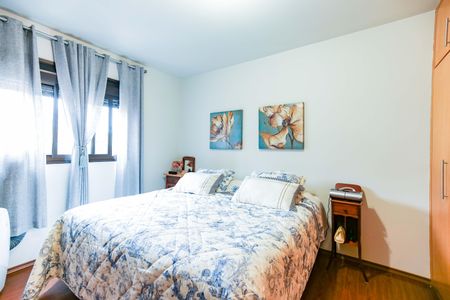 Apartamento à venda com 136m², 4 quartos e 3 vagas Apartamento à venda com 136m², 4 quartos e 3 vagasQuarto 2 - Suíte