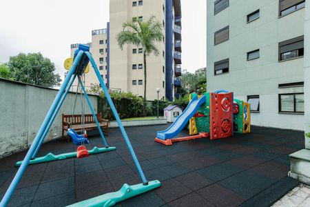 Apartamento à venda com 136m², 4 quartos e 3 vagas Apartamento à venda com 136m², 4 quartos e 3 vagasÁrea comum - Playground