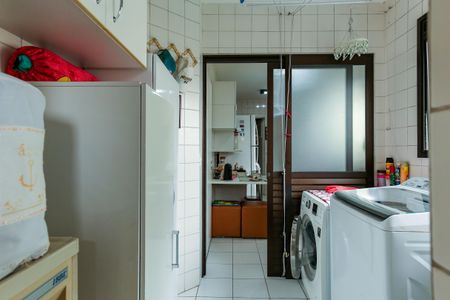 Apartamento à venda com 136m², 4 quartos e 3 vagas Apartamento à venda com 136m², 4 quartos e 3 vagasLavanderia