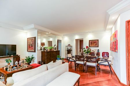 Apartamento à venda com 136m², 4 quartos e 3 vagas Apartamento à venda com 136m², 4 quartos e 3 vagasSala