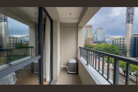 Sacada de apartamento à venda com 1 quarto, 24m² em Vila Cordeiro, São Paulo