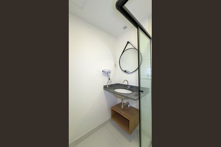 Banheiro de apartamento à venda com 1 quarto, 24m² em Vila Cordeiro, São Paulo