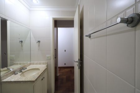 Apartamento para alugar com 115m², 4 quartos e 3 vagasBanheiro da Suíte 2