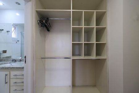 Apartamento para alugar com 115m², 4 quartos e 3 vagasCloset da suíte 3