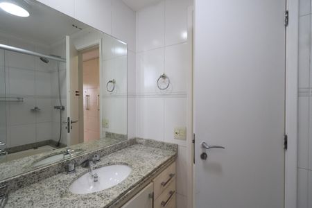 Apartamento para alugar com 115m², 4 quartos e 3 vagasBanheiro da Suíte 3