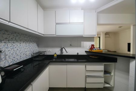 Apartamento para alugar com 170m², 3 quartos e 2 vagas Apartamento para alugar com 170m², 3 quartos e 2 vagasCozinha