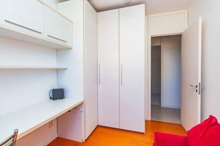 Quarto 1 de apartamento para alugar com 2 quartos, 50m² em Chácara das Pedras, Porto Alegre