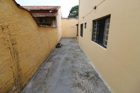 Casa para alugar com 60m², 2 quartos e 1 vagaÁrea de Serviço