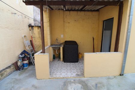 Casa para alugar com 60m², 2 quartos e 1 vagaÁrea de Serviço