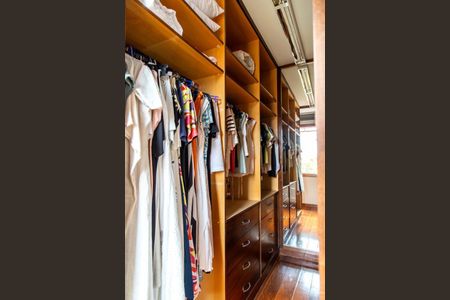 Casa à venda com 919m², 5 quartos e 5 vagas Casa à venda com 919m², 5 quartos e 5 vagasFoto 32