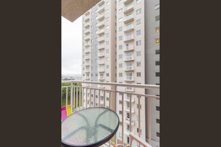 Sacada de apartamento para alugar com 2 quartos, 45m² em Vila Sul Americana, Carapicuíba