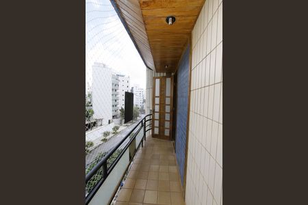 Apartamento para alugar com 100m², 4 quartos e 2 vagasVaranda